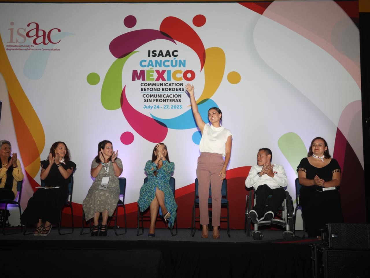 ANA PATY PERALTA REFRENDA COMPROMISO CON LA INCLUSIÓN