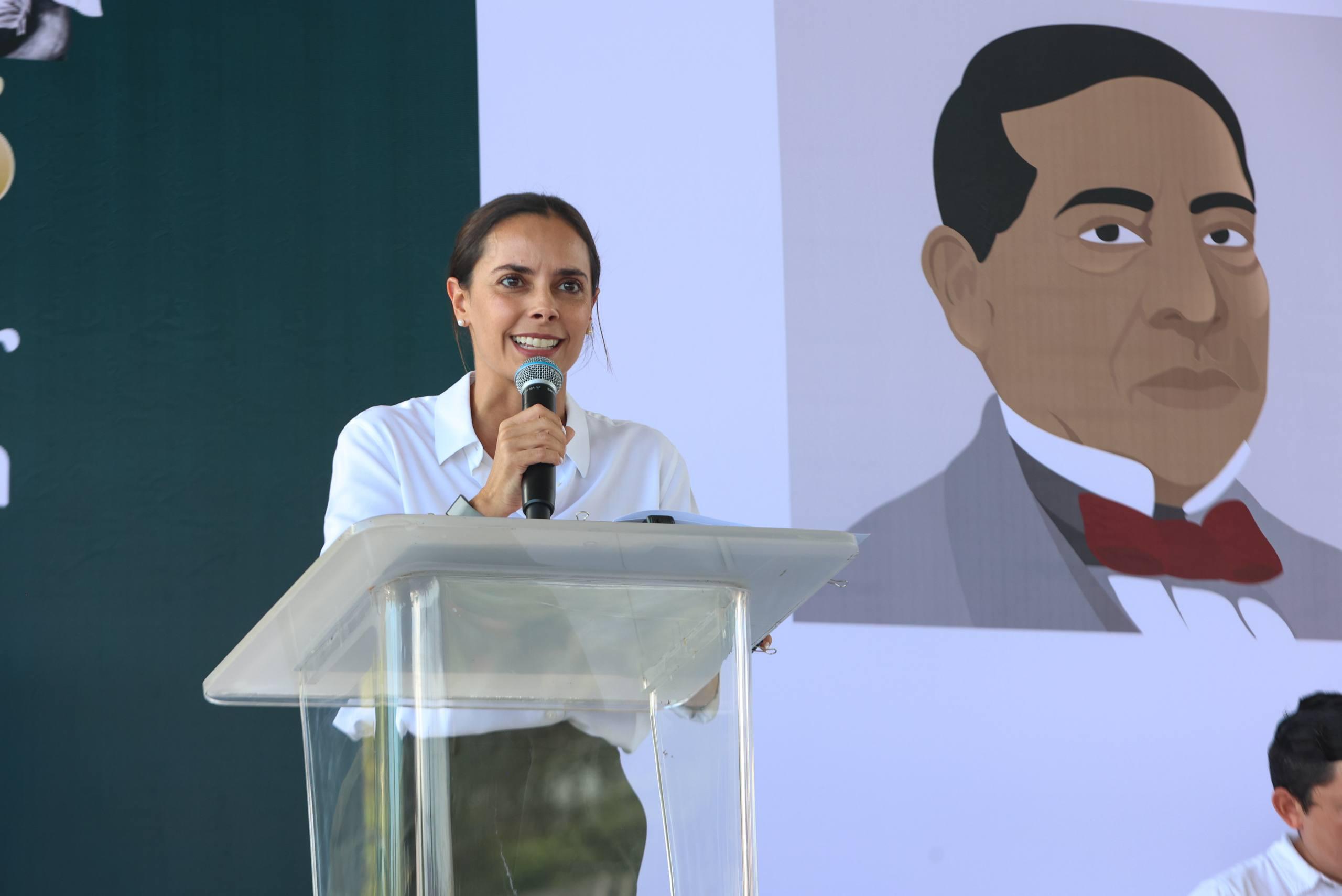 ANA PATY PERALTA DESTACA IMPORTANCIA DE ESTÍMULOS EDUCATIVOS PARA JÓVENES