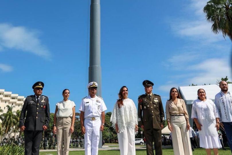 ANA PATY PERALTA Y MARA LEZAMA ENTREGAN KITS DE BANDERA A 26 ESCUELAS ...