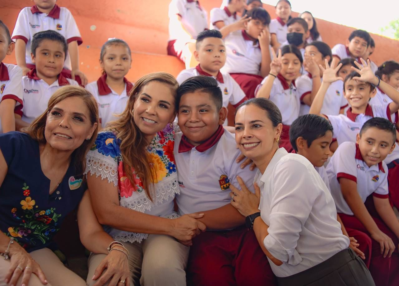 CELEBRA ANA PATY PERALTA INICIO DEL PROGRAMA DE ENSEÑANZA DEL IDIOMA ...