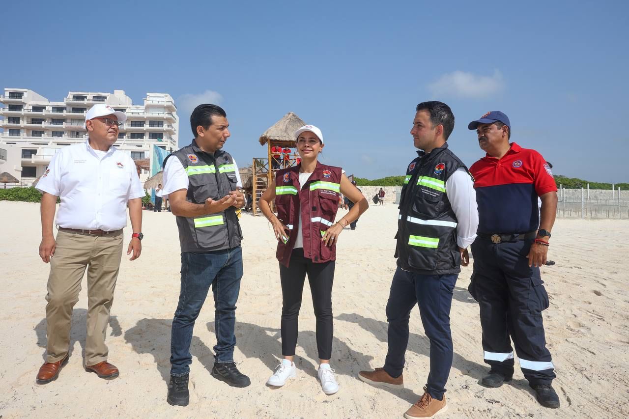ANA PATY PERALTA PONE A CANCÚN A LA VANGUARDIA EN RESCATE EN PLAYAS