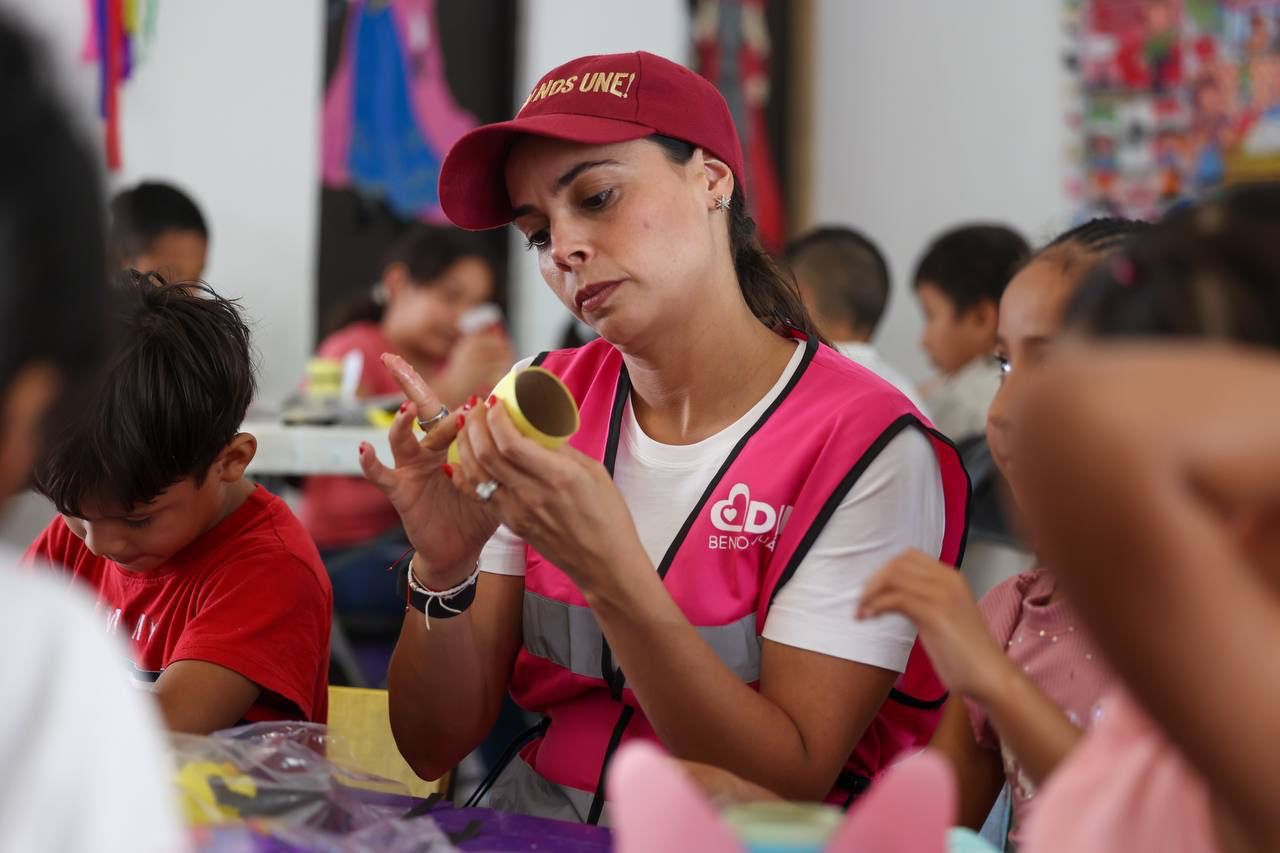 TRABAJA ANA PATY PERALTA POR LAS Y LOS NIÑOS DE BJ