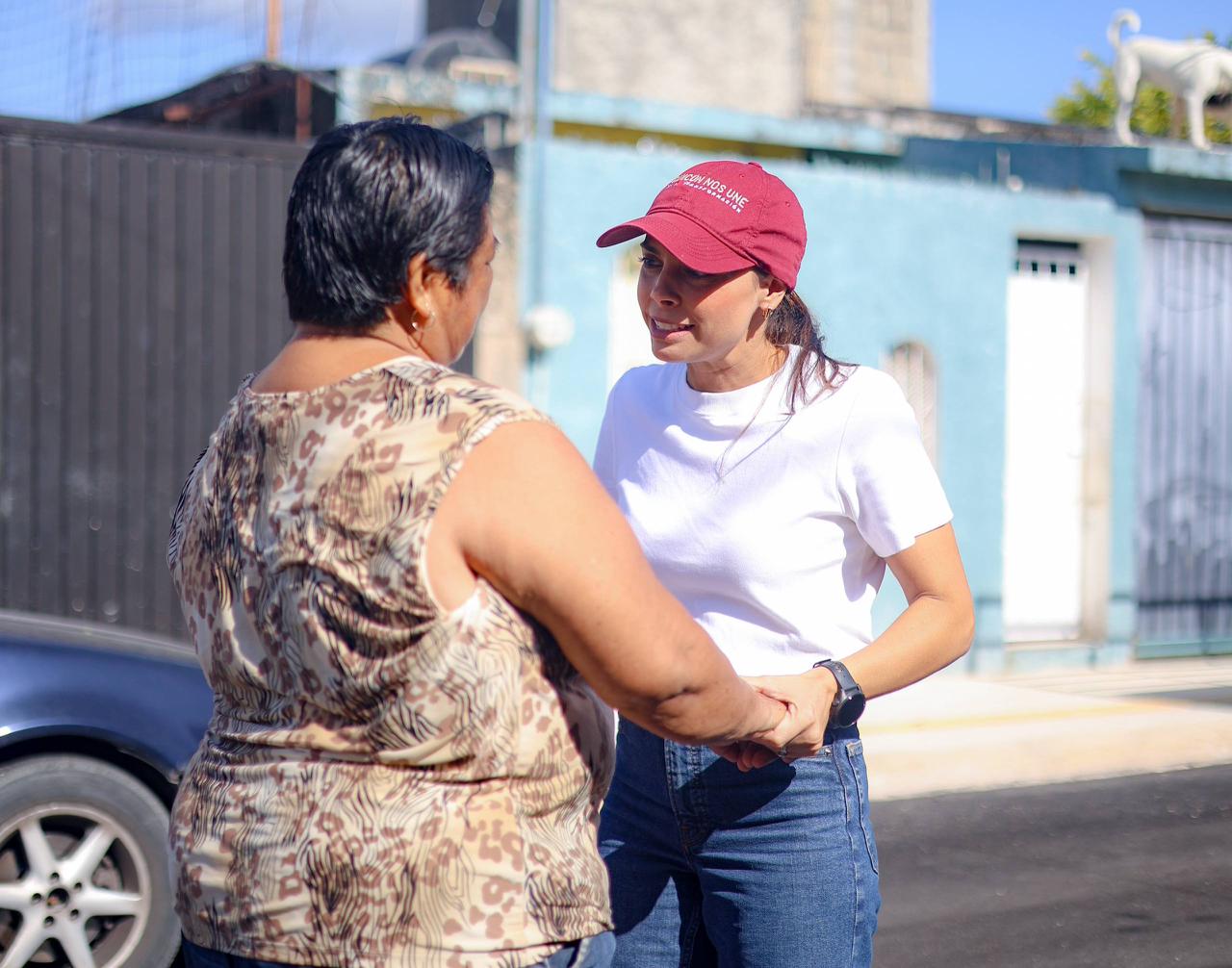 ANA PATY PERALTA TRANSFORMA LA CALLE 36 DE LA SUPERMANZANA 103